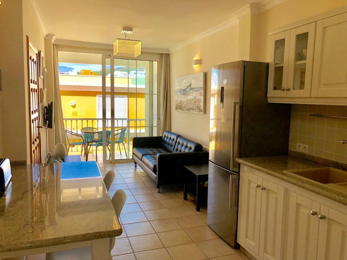 Apartamentos El Faro Puerto De Naos Buitenkant foto