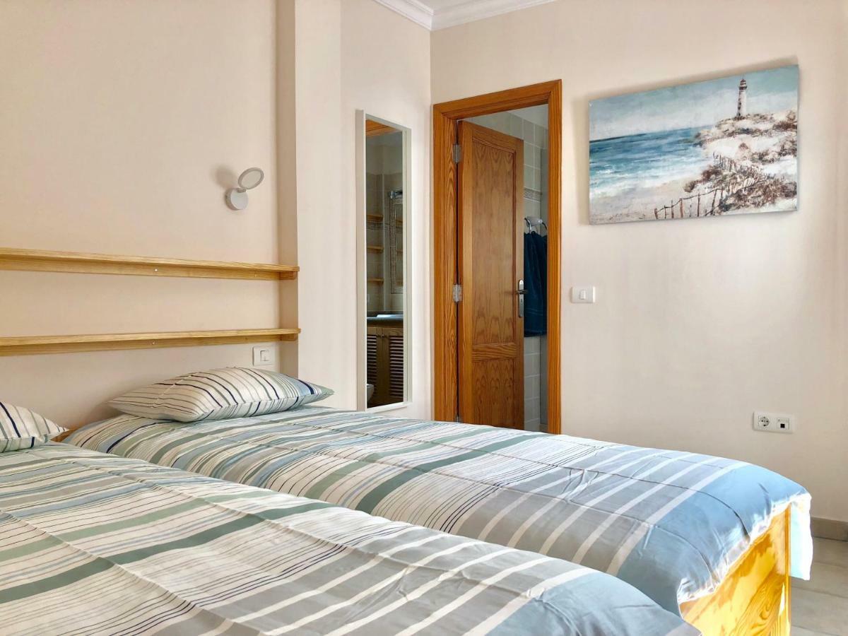 Apartamentos El Faro Puerto De Naos Buitenkant foto