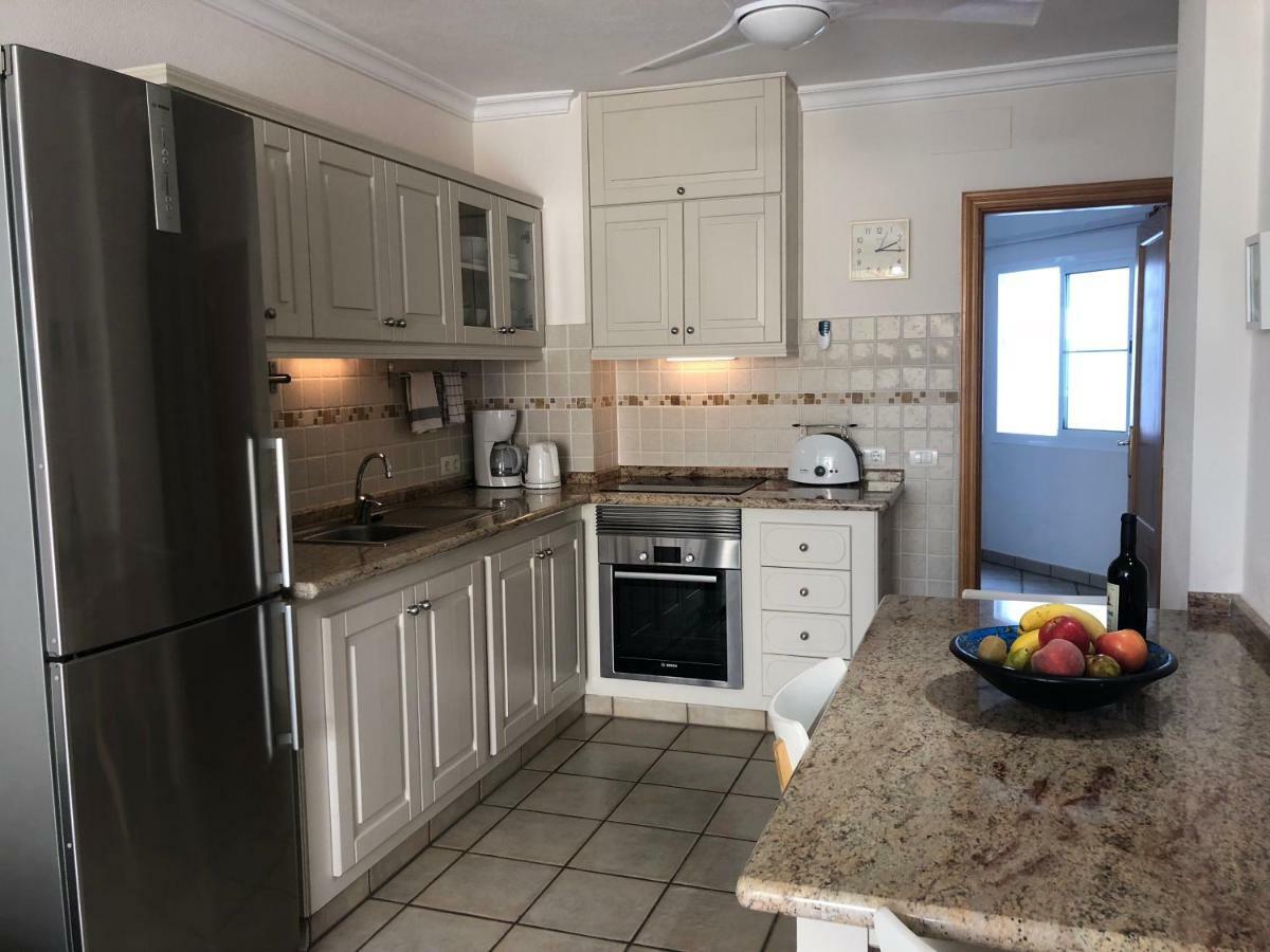 Apartamentos El Faro Puerto De Naos Buitenkant foto