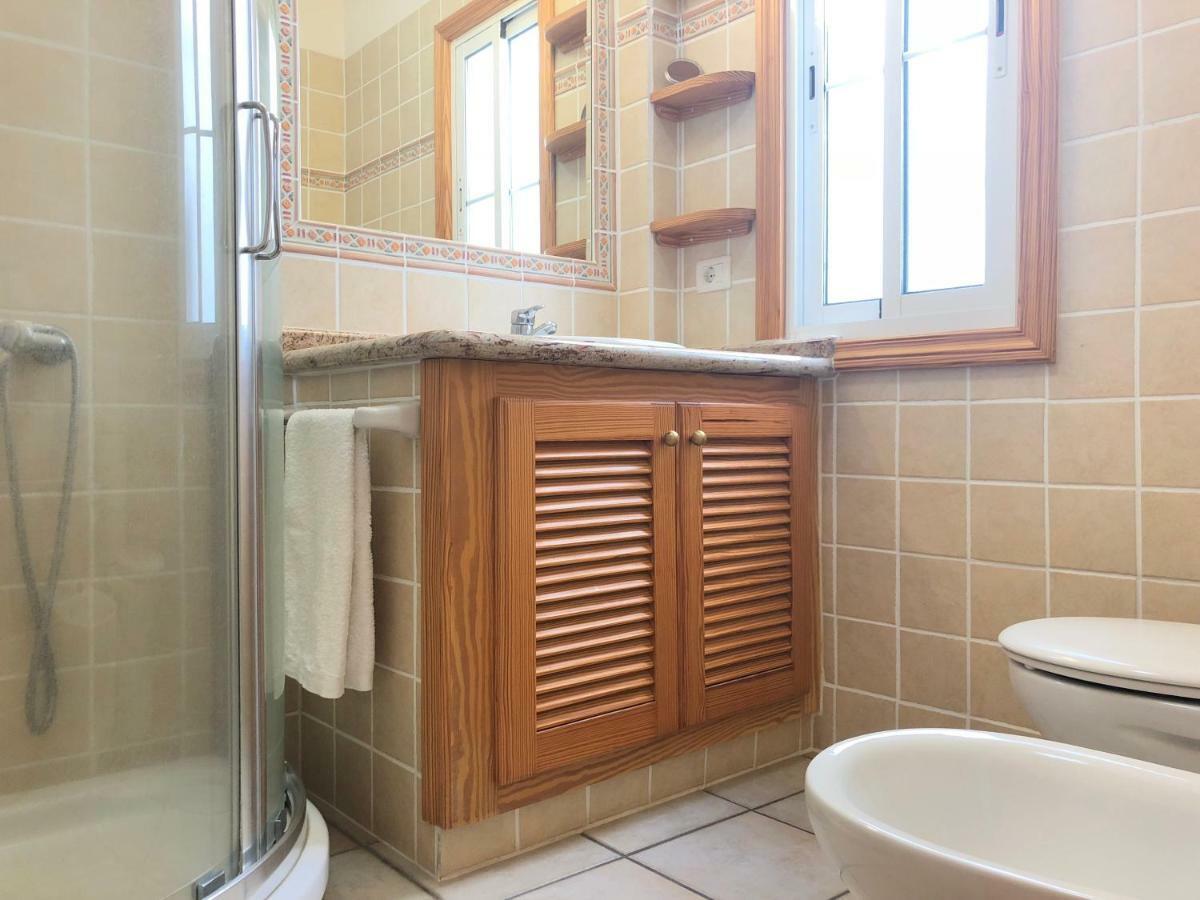 Apartamentos El Faro Puerto De Naos Buitenkant foto