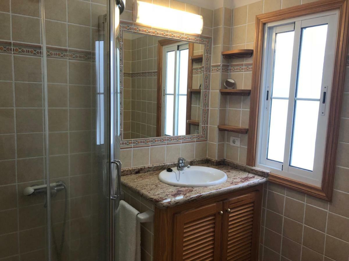 Apartamentos El Faro Puerto De Naos Buitenkant foto