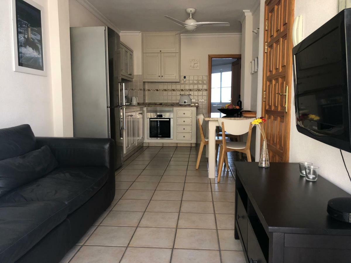 Apartamentos El Faro Puerto De Naos Buitenkant foto